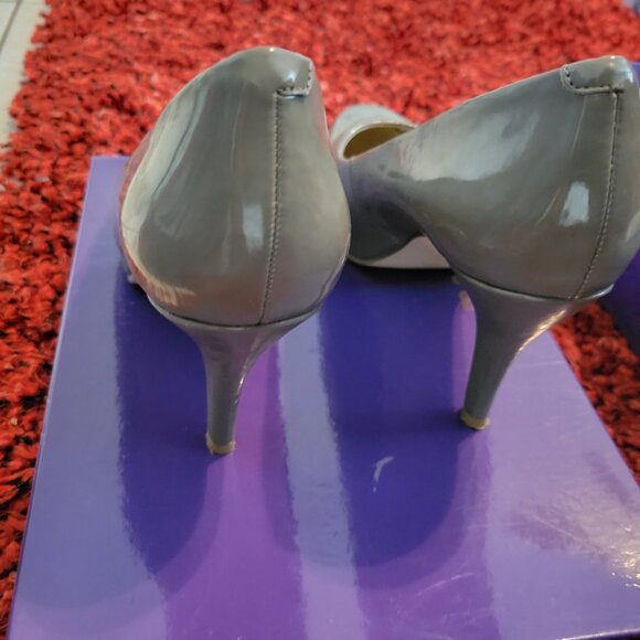 Pumps - Picture 3 of 4